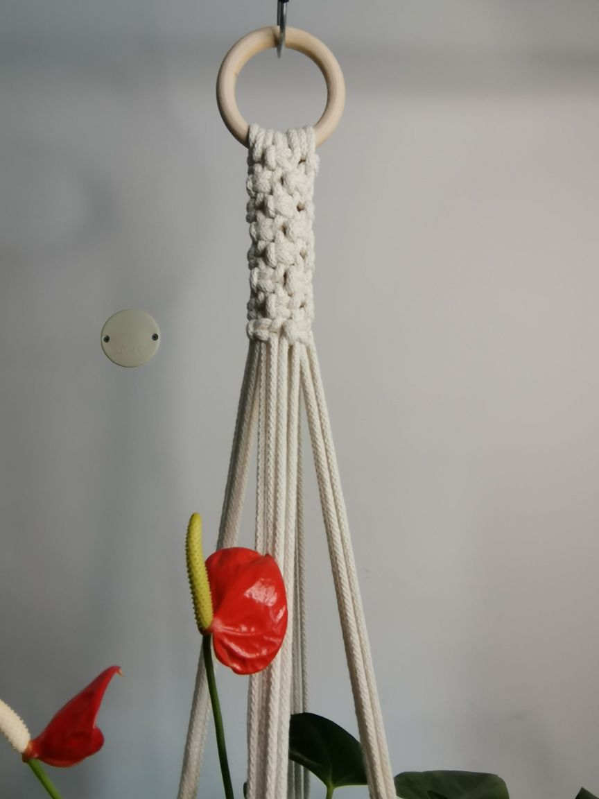 Suporte para plantas em macrame