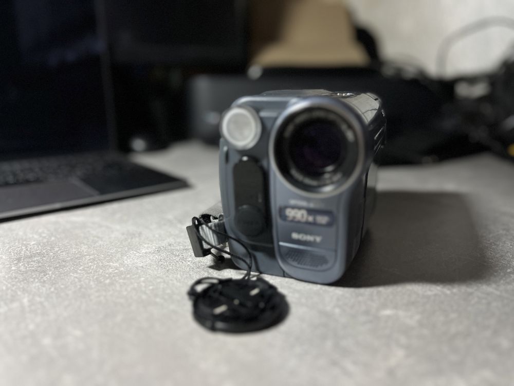 Відеокамера Sony CCD-TRV238E PAL Handycam