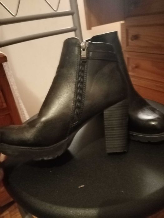 Botins pretos senhora