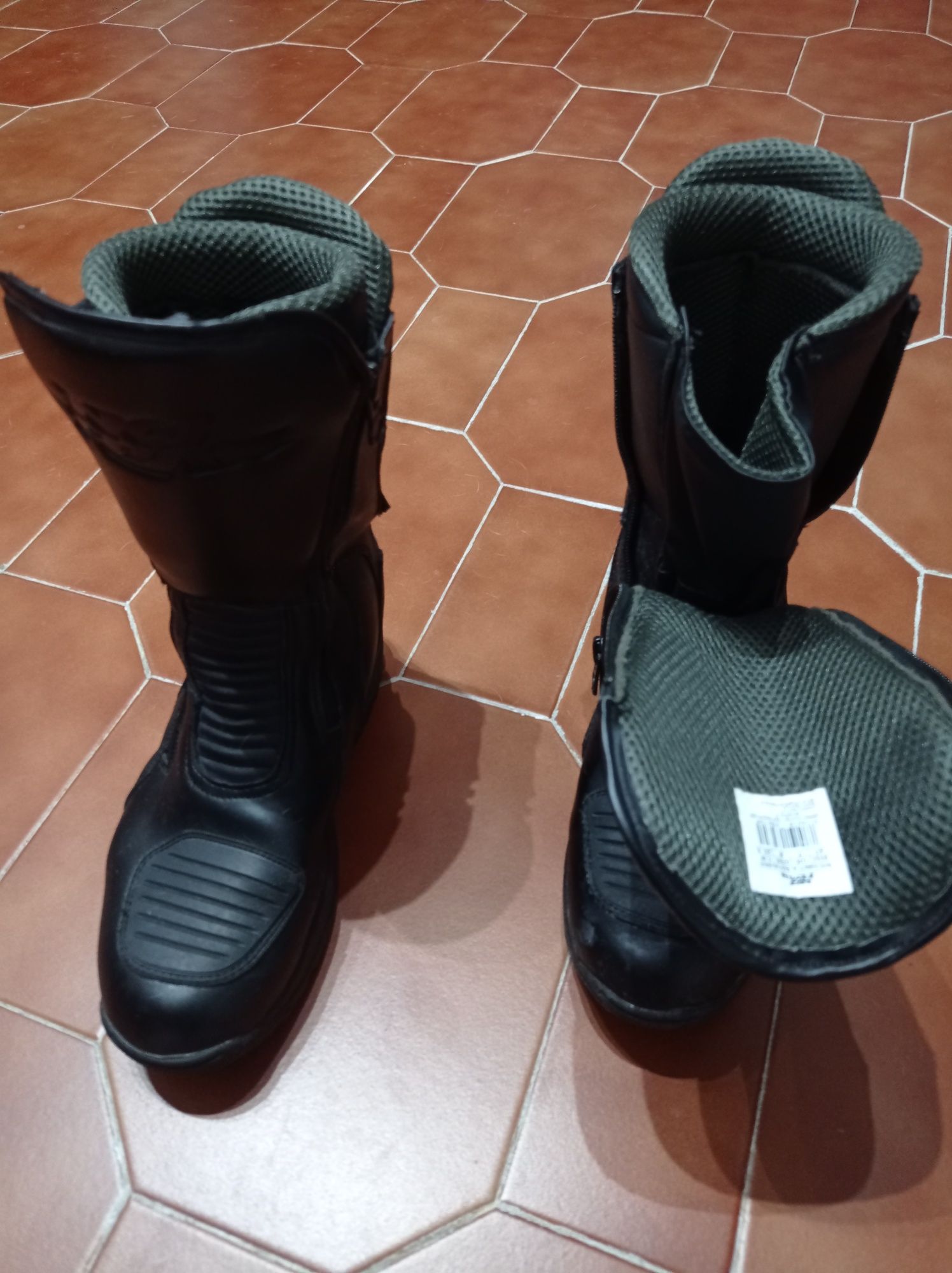 Botas para andar de Mota