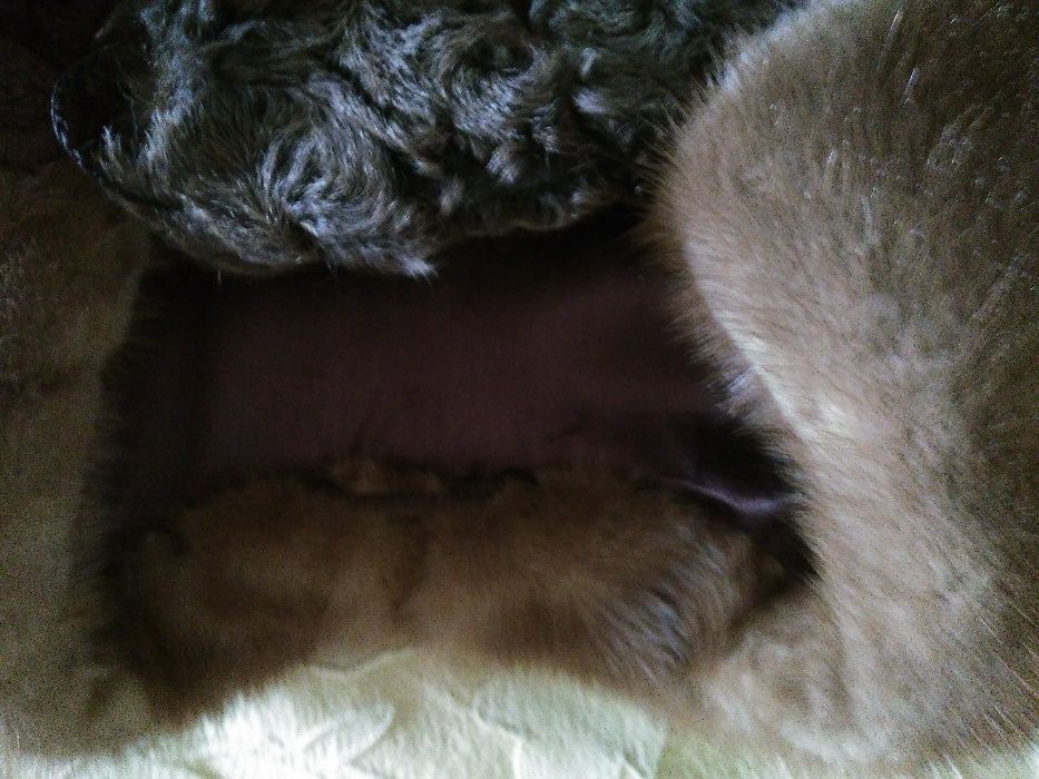 futro z łapek karakułowych greckich-brąz-tęższa,niższa osoba