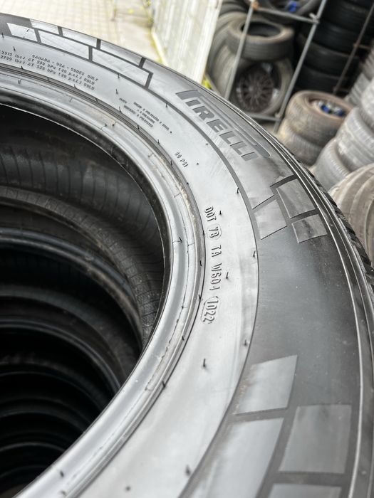 Шини 235/65/16с Pirelli 22 рік; Комплект Зима; Резина R16 цешка склад