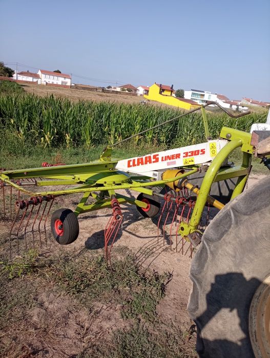 Juntador de feno Claas