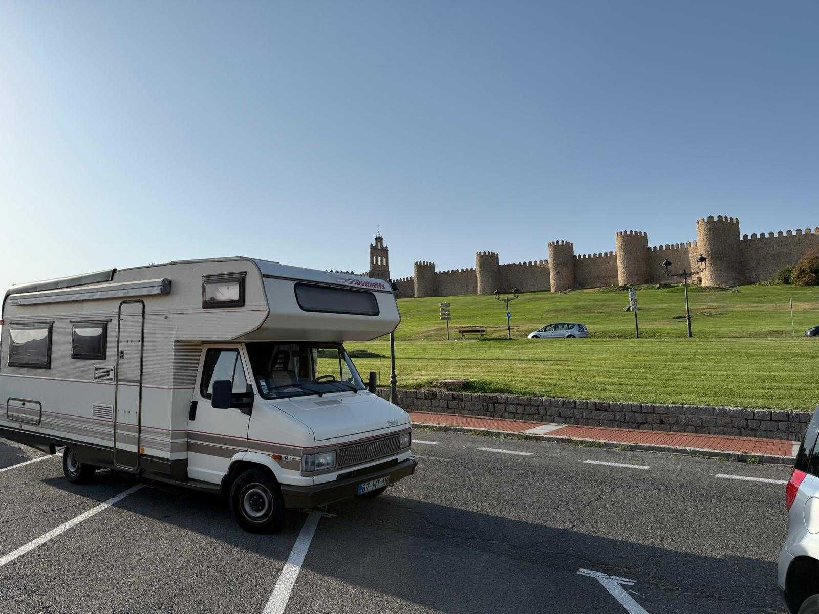 Autocaravana em bom estado de conservação
