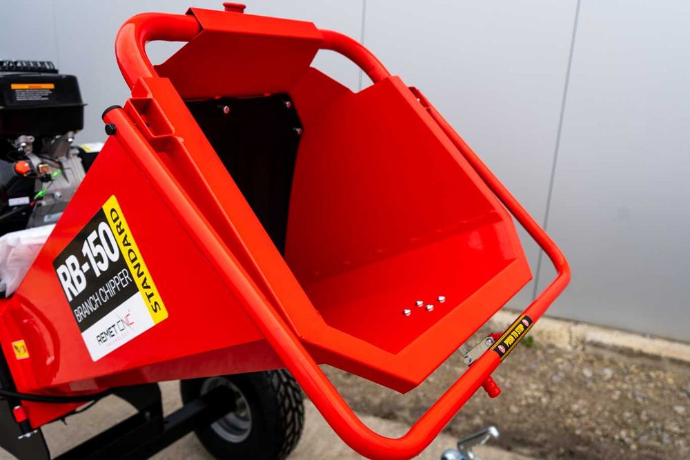 Rębak spalinowy REMET RB-150 == rozdrabniacz do gałęzi