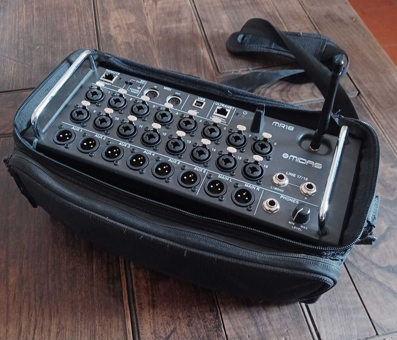 Sistema de Som JBL + mesa Midas MR18 + acessórios