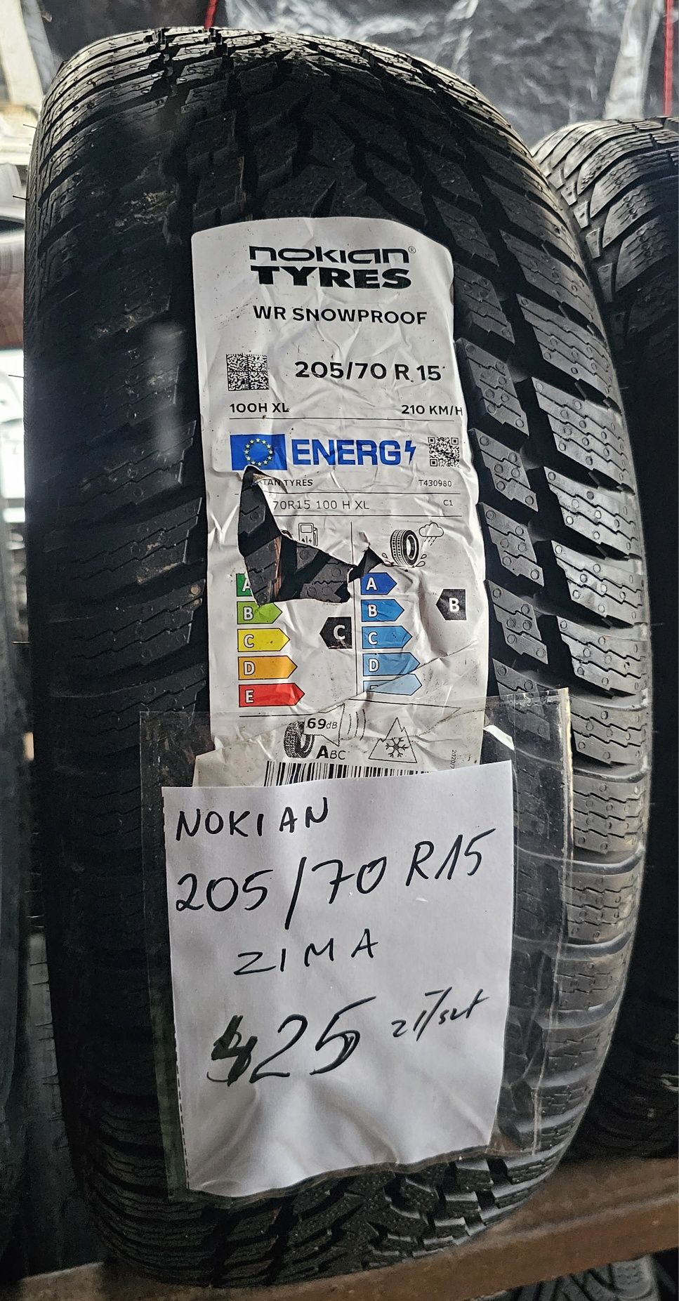 205/70R15 Nokian WR Snowproof Zima