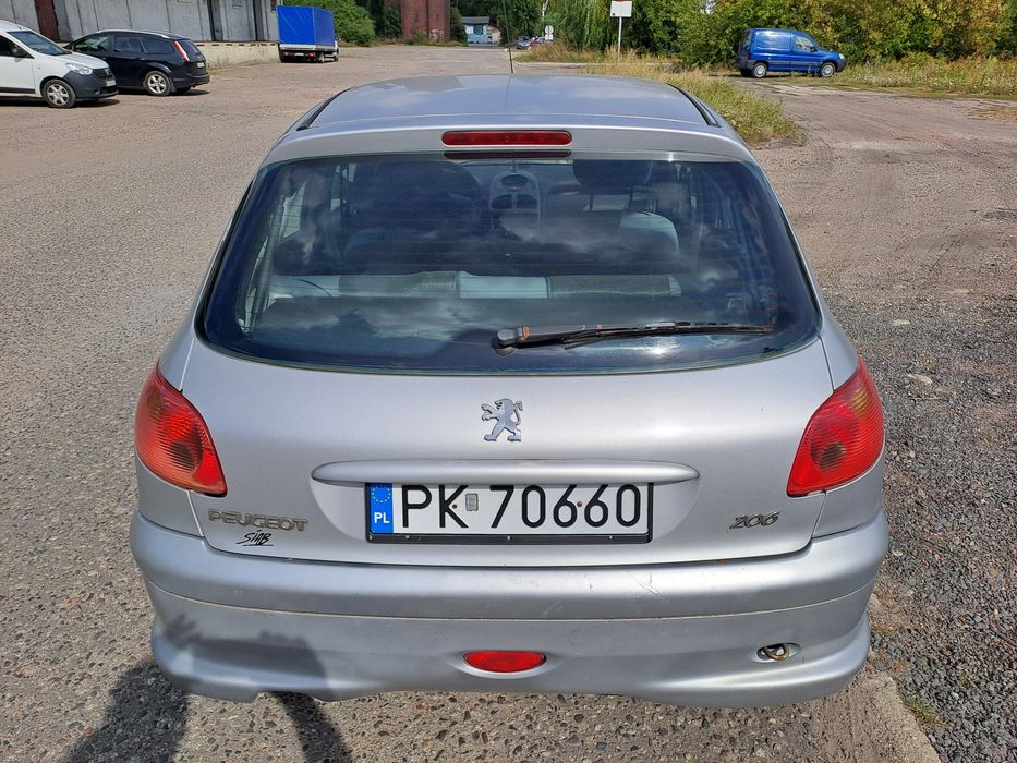 Peugeot 206. 1,4 benzyna,  niski przebieg   długo oc , nowy przegląd t