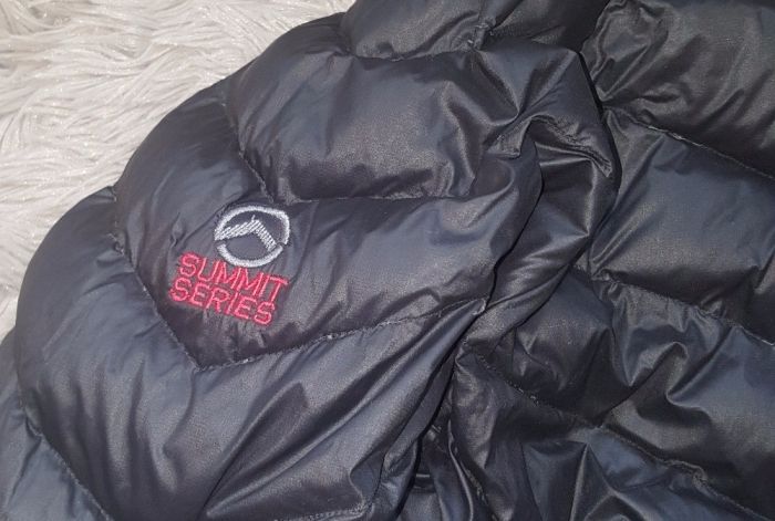 Фирменный,легкий куртка-пуховик the north face summit series