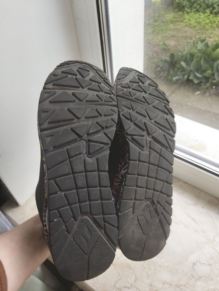 Skechers женские кроссовки 40 р