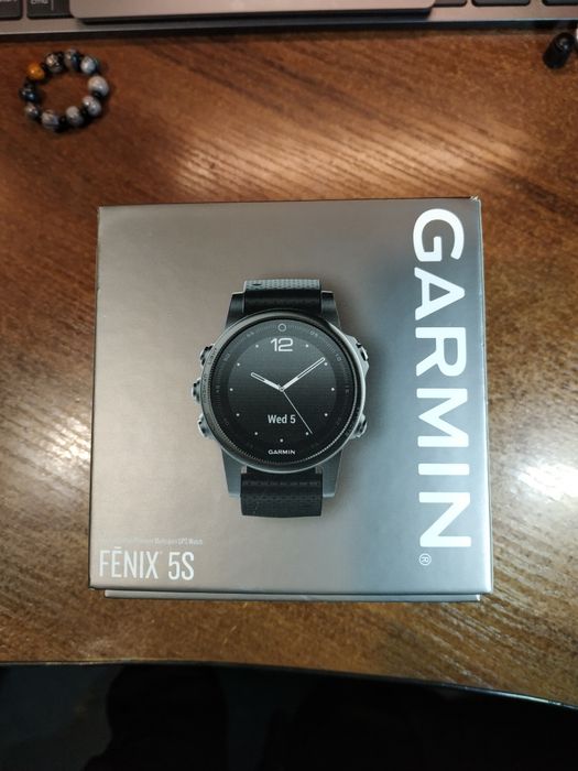 Garmin Fenix 5s sapphire edition + 2 оригінальні  ремінці