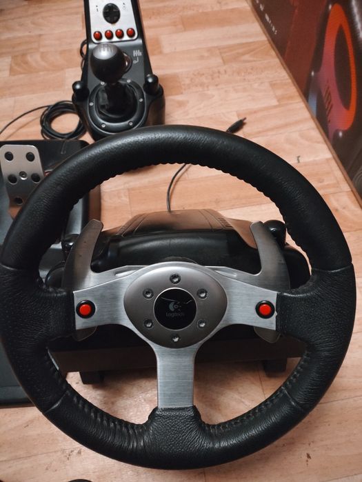 Игровой руль Logitech G25