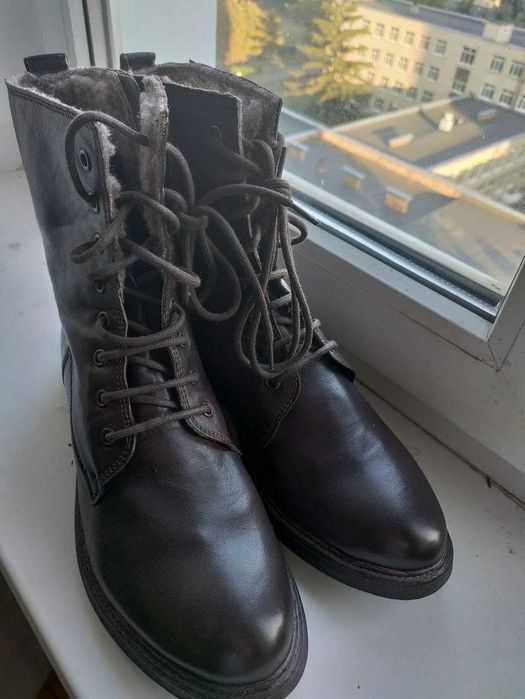 Зимові ботинкі з шикарної щкіри черевикі CLARKS p41