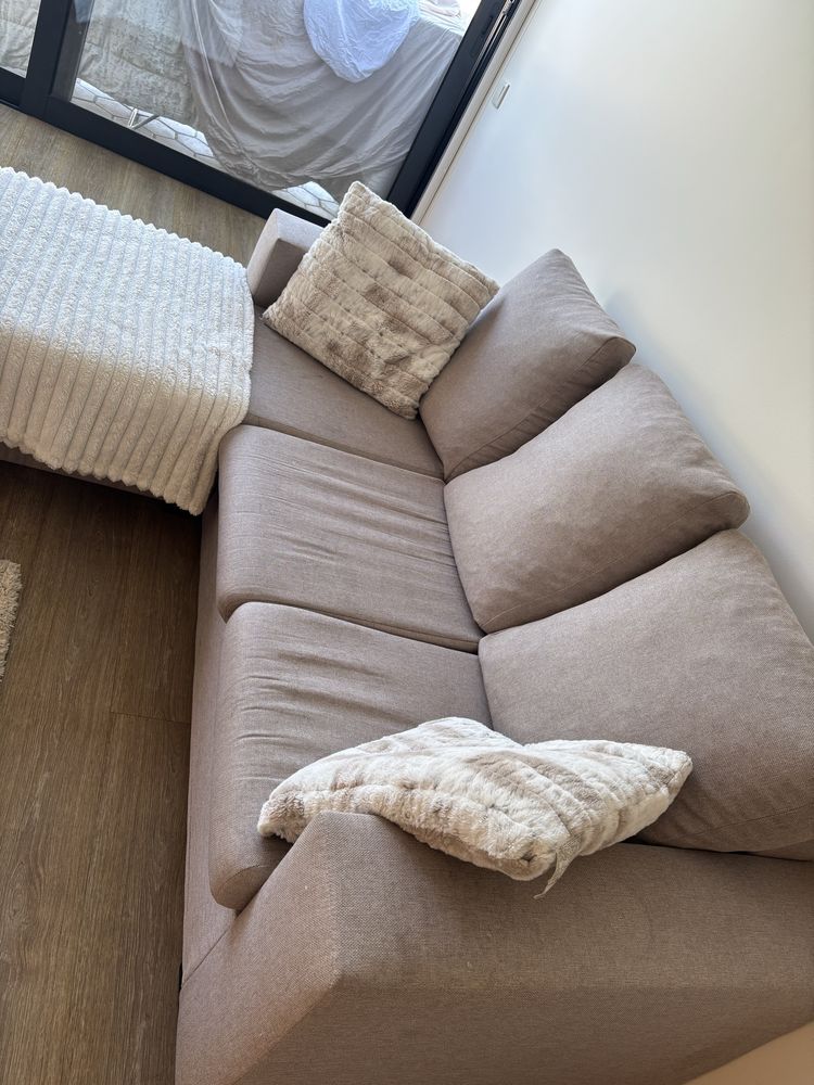Sofa com chaise longue bege/ castanho