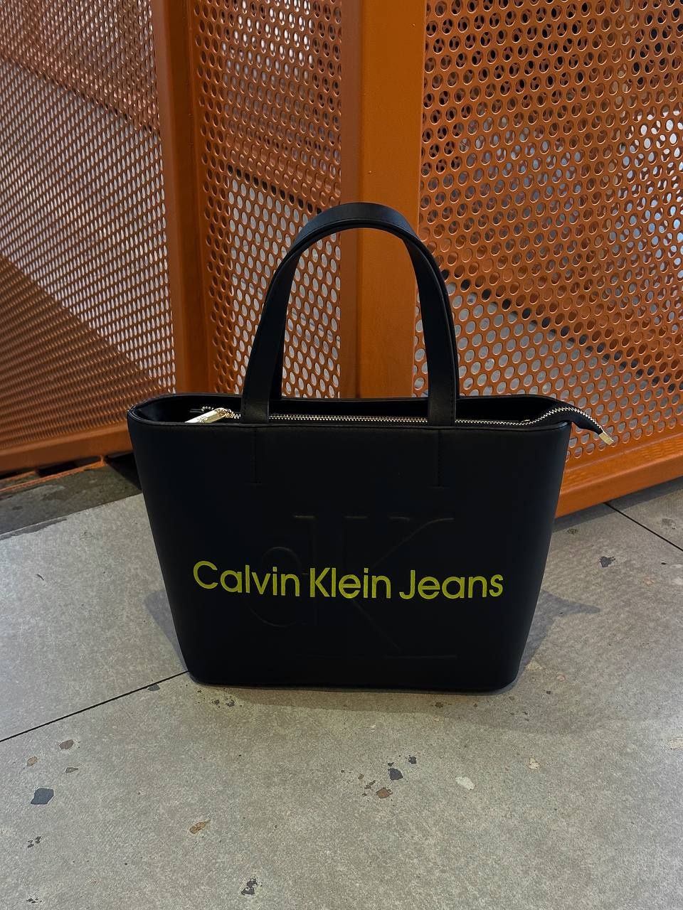 Женская сумочка подарок на 8 марта Calvin Klein