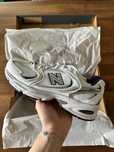 Buty/New_Balance_530_White_Silver _Granatowy/Tanie_Modne/Rozmiar.43