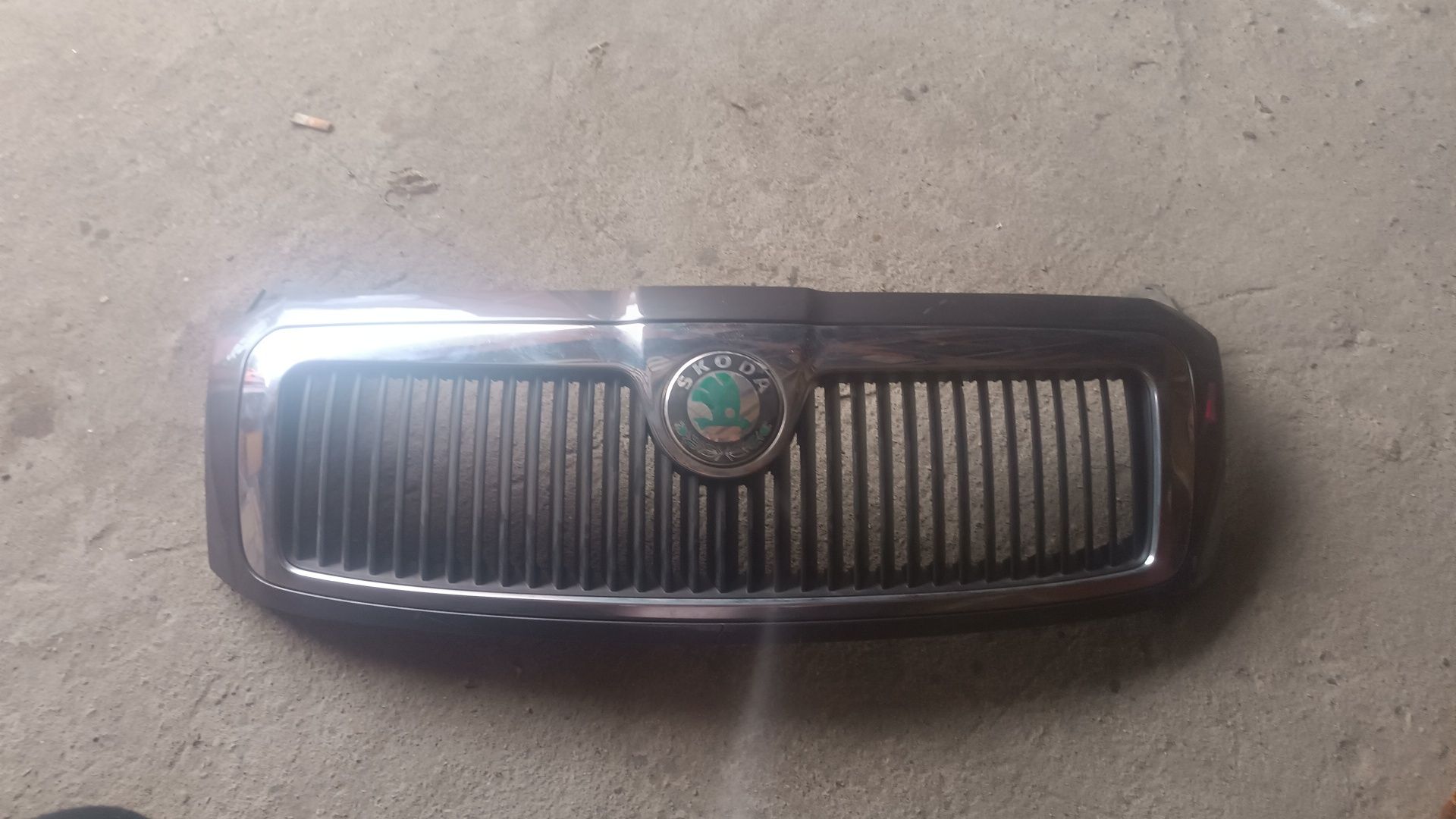 Grill skoda superb 1