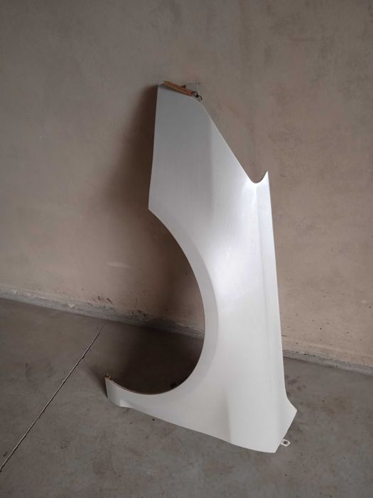 Błotnik lewy Citroen C5 X7 08-15 r KWED