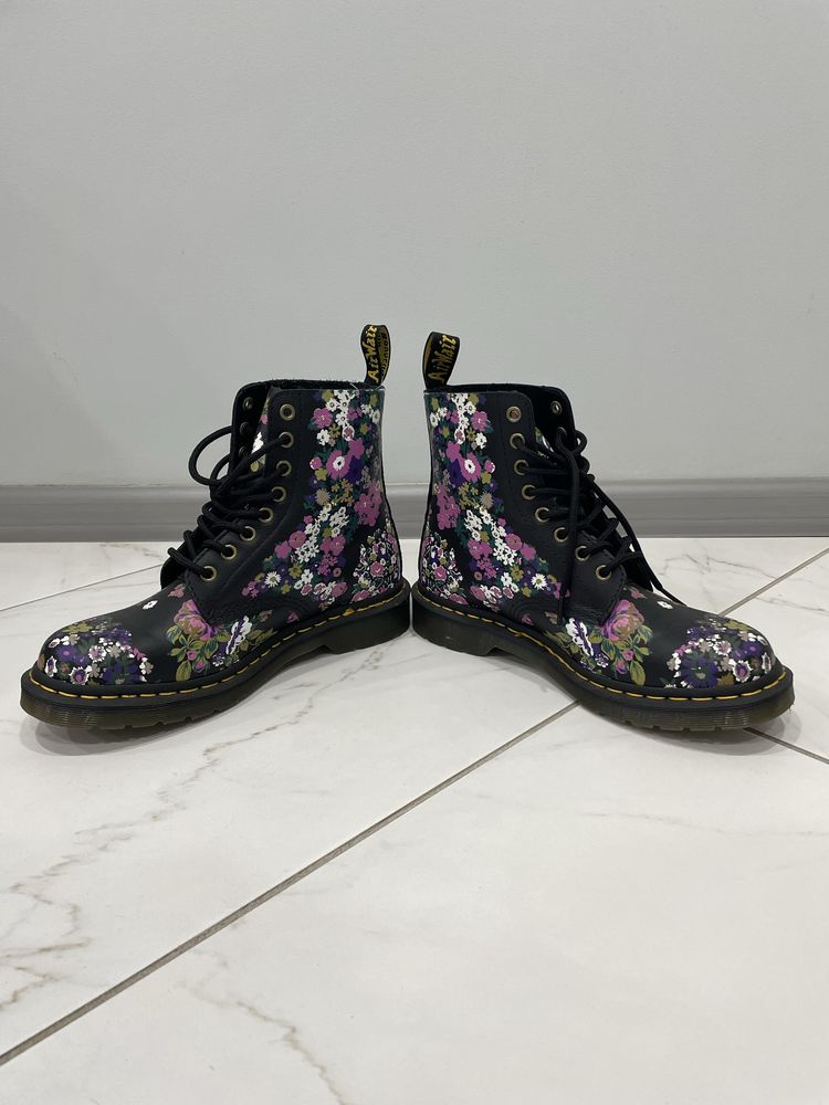 Martens 1460 pascal floral