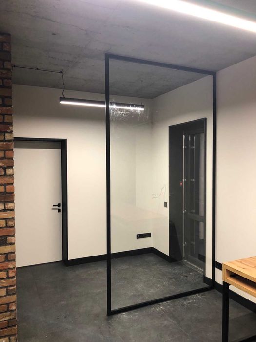 Скляні перегородки для офісів. Скляні двері. Двері з гартованого скла.