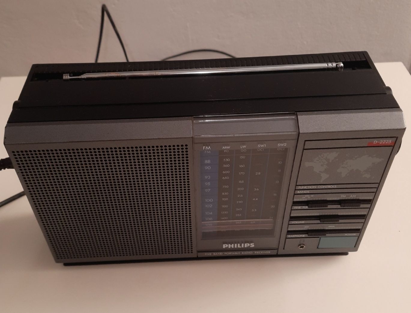 Портативное радио Philips D 2225