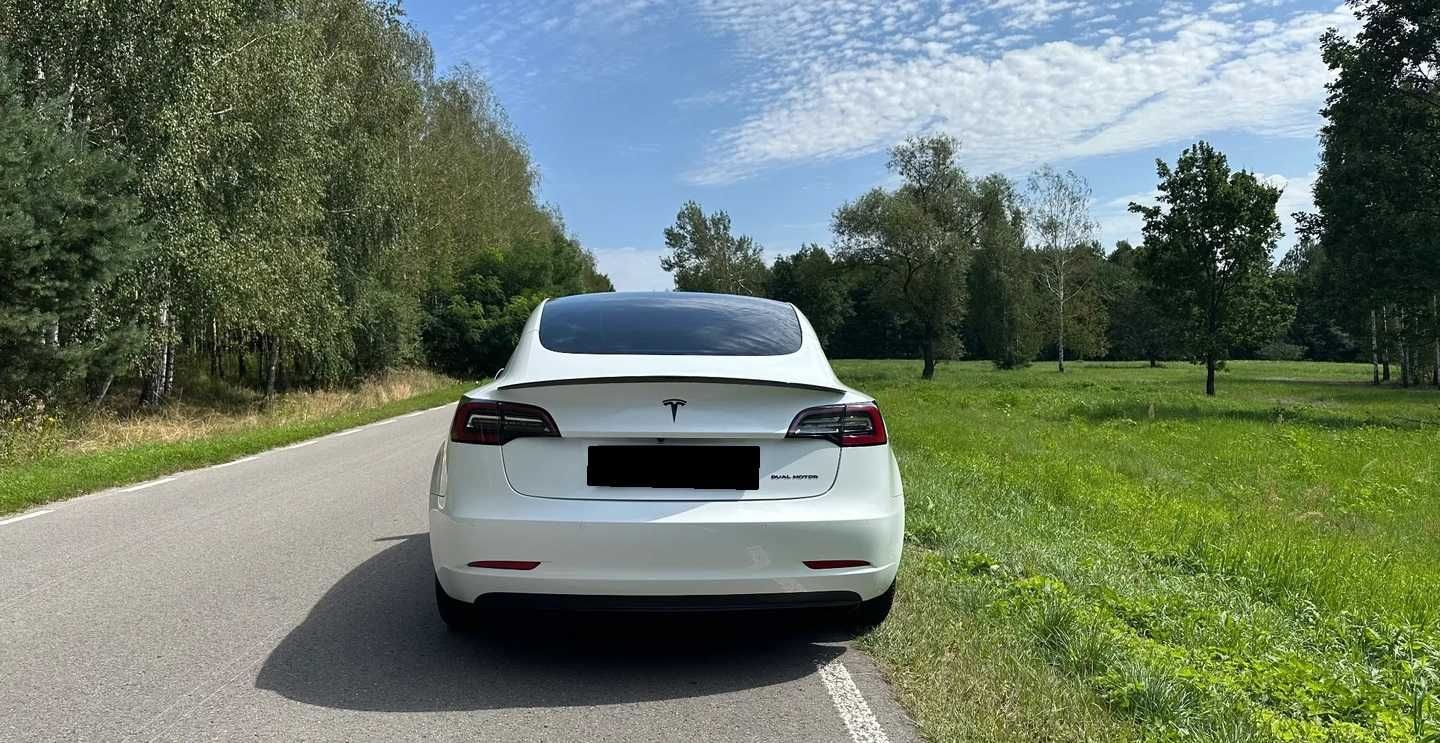 Tesla Model 3 Long Range 2021 року