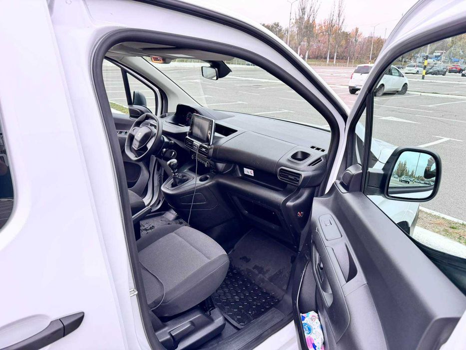 Peugeot Partner 2023 Crewcab 1.5 BlueHDi MT (100 к.с.) L2  •  Base