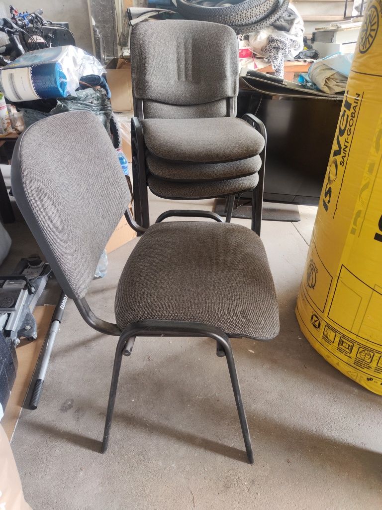 Krzesła ISO 4 sztuki komplet stan bdb