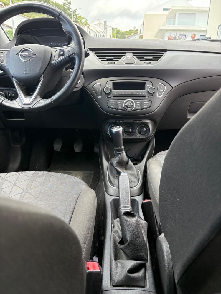Opel corsa versão 120 anos