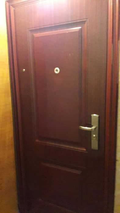 Продам 1 комнатную гостинку в районе Одесской