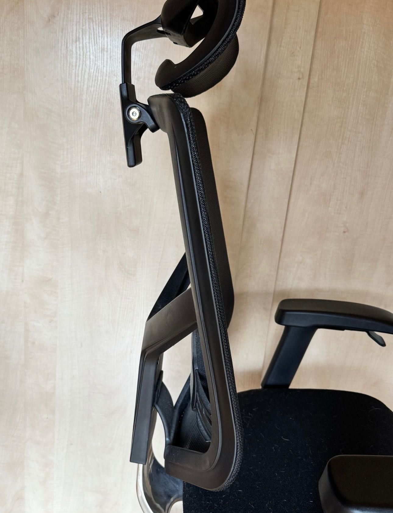Wygodny fotel biurowy ergonomiczny Insight