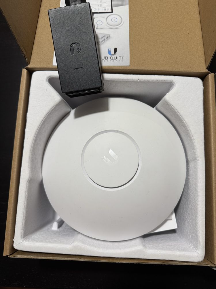 UNIFI AP LR. Access Point