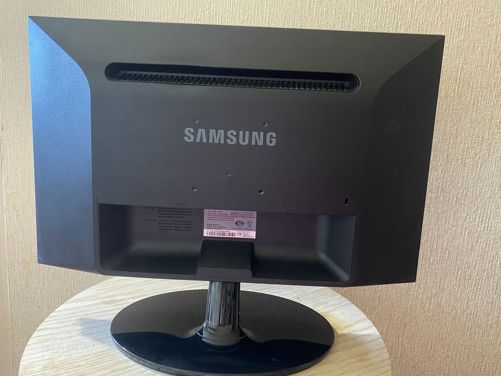 Монітор працюючий Б/У Samsung SyncMaster P2050N