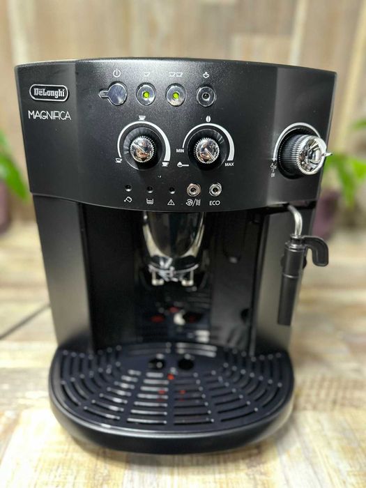 Кавова машина Delonghi Magnifica ESAM 4200 (Вживана)