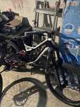 Sprzedam specialized demo 8 na czesci