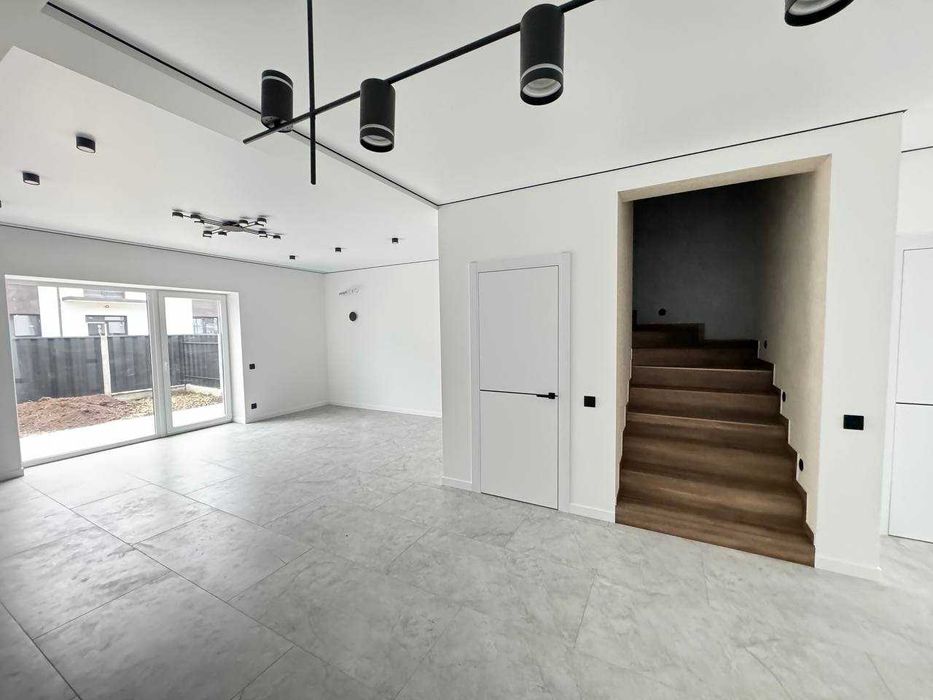 Продаж Будинку/Таунхауса з ремонтом 125м2 в Крихівцях (біля Калинової)