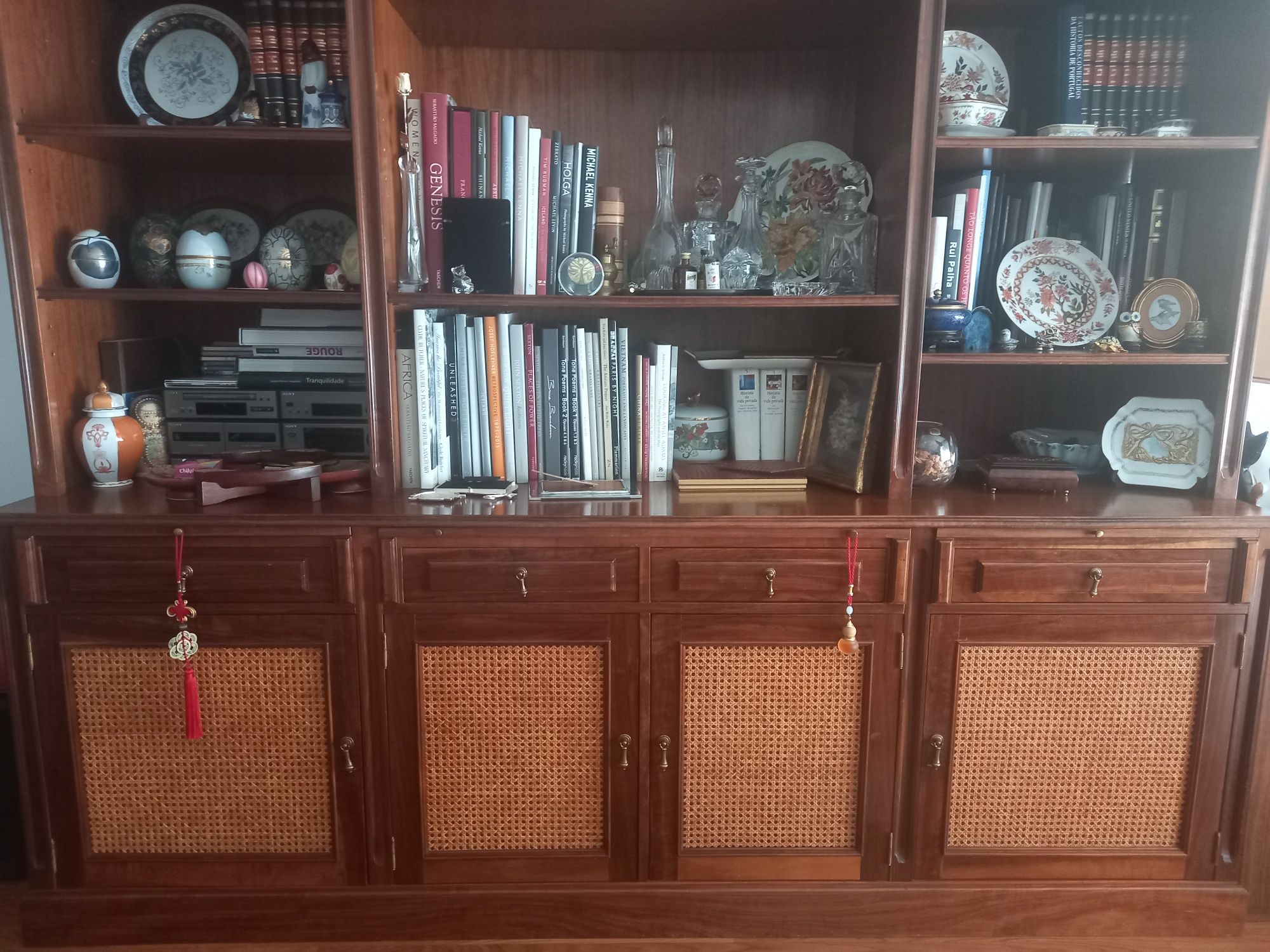 Móvel em cerejeira de sala