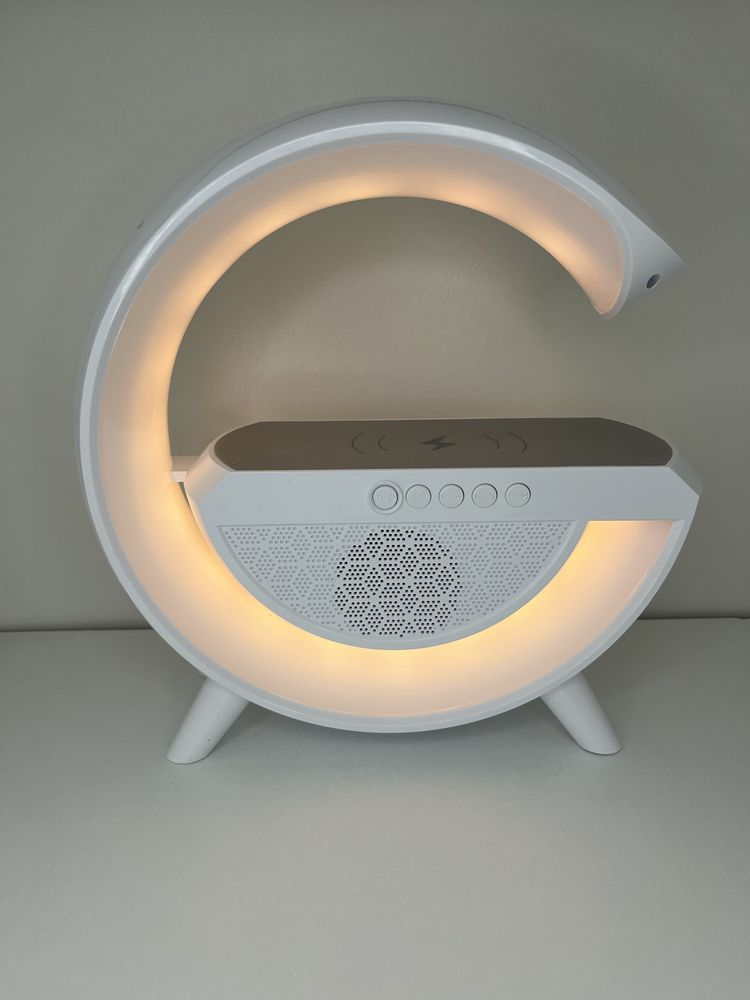 Gtosnik Bluetooth z podswietleniem RGB tadowarka indukcyjna lampka LED