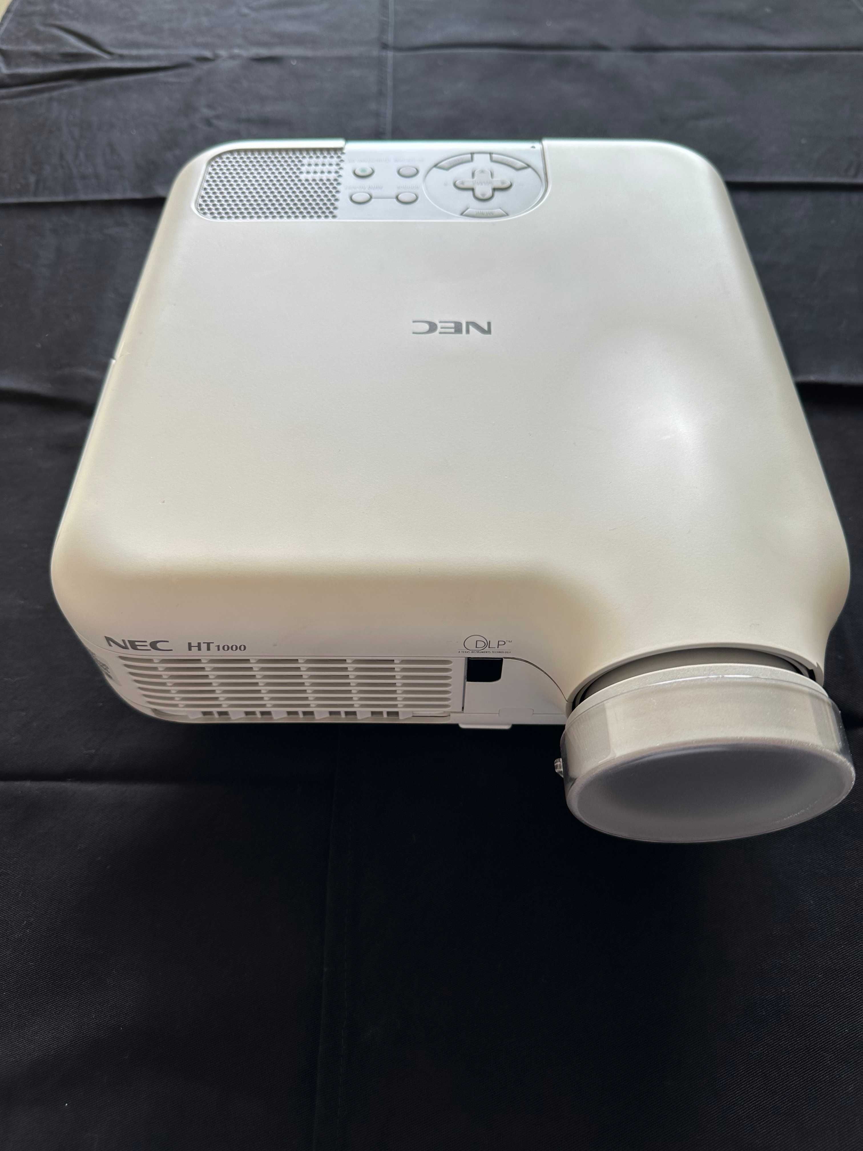 Projector NEC HT1000