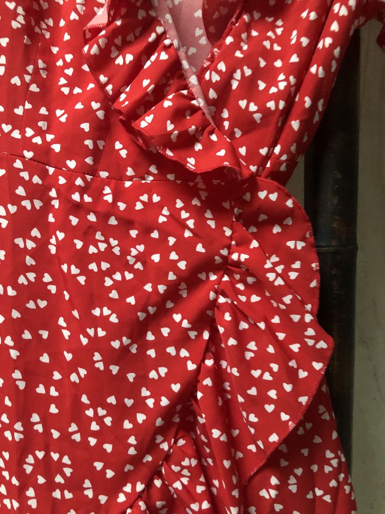 Vestido estampado vermelho novo com eriqueta