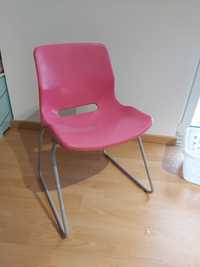 Cadeira cor-de-rosa IKEA