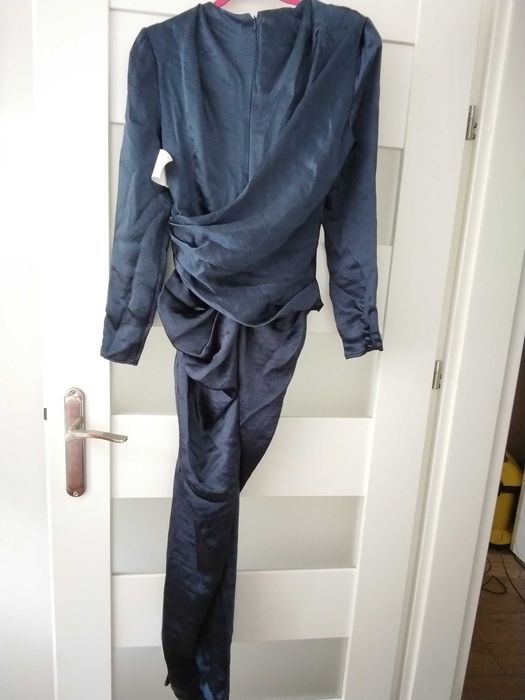 Sukienka wieczorowa maxi drapowana