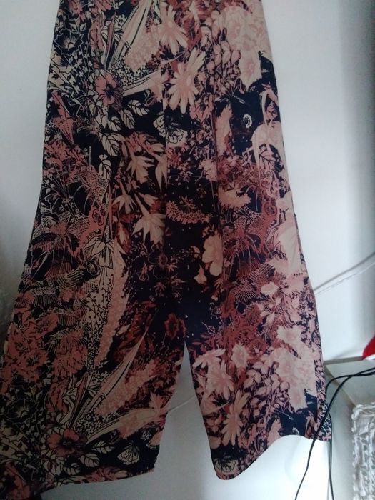 Calças pantalonas SISLEY tamanho S, cintura 65cm