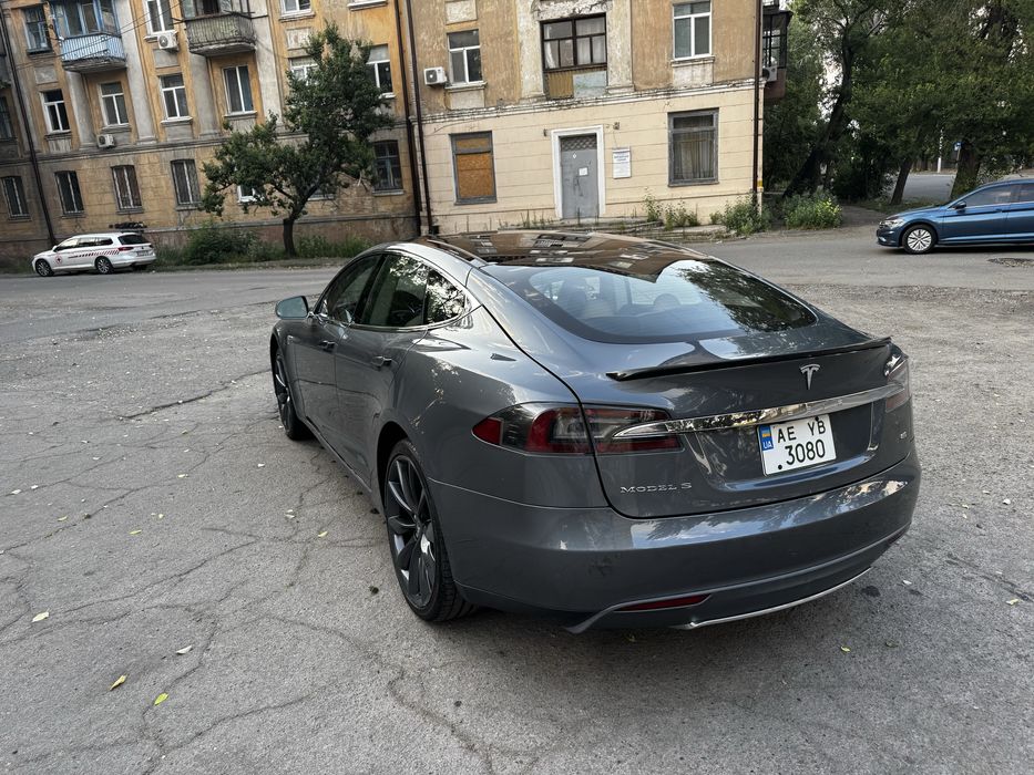 Tesla Model S 85 квт