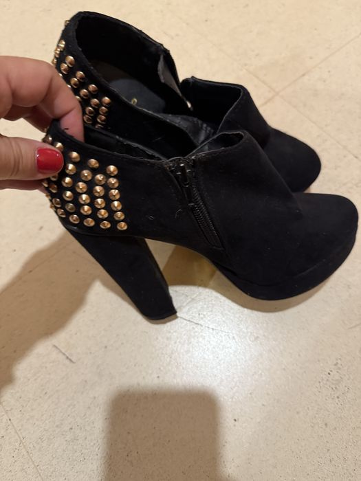 Botins novos, tamanho 37