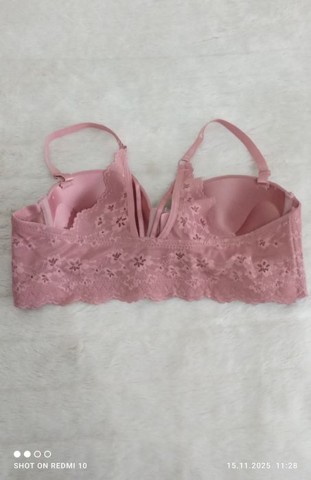 Кружевной бюстгальтер с застёжкой с переди .