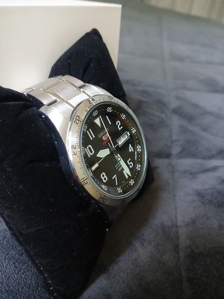 Zegarek automatyczny Seiko 5 Sports SRP513K1