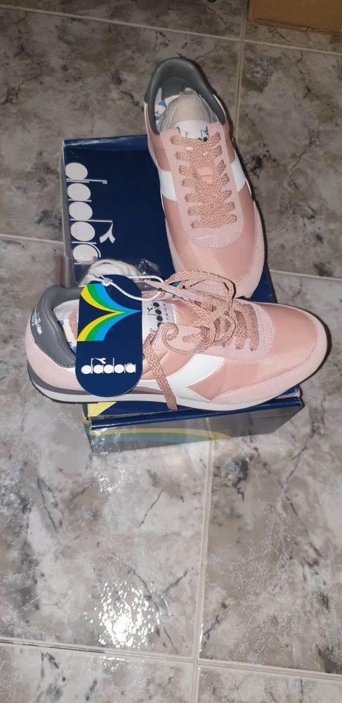 Sapatilhas / Tenis cor de rosa DIADORA tamanho 38.5 (novos)