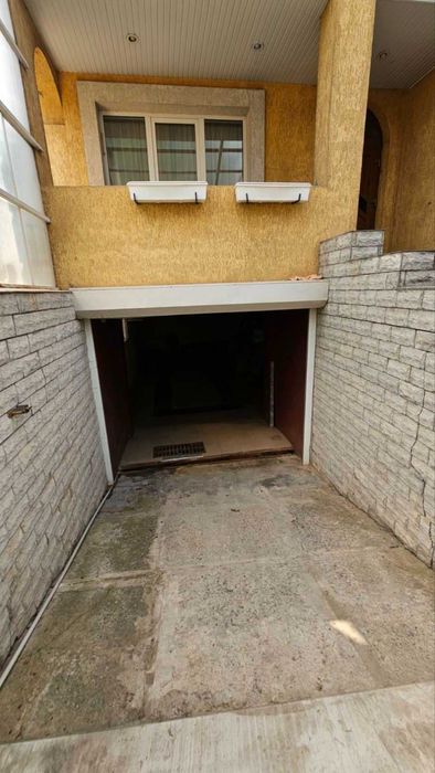 Боярка вул. Ягідна. Будинок, 7 кімнат, гараж. підвал, 6 соток землі.