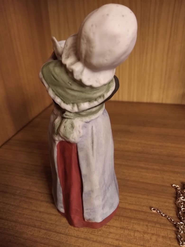 Figurka kobiety przedwojenna porcelana Lwów